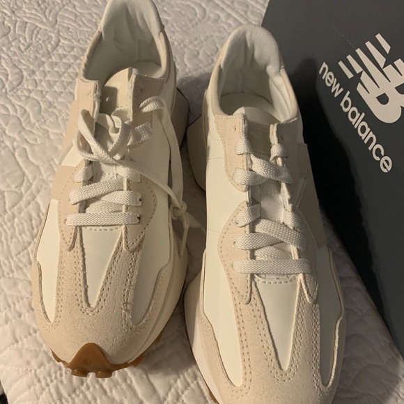 New Balance Cream and White Sneakers - Picture 2 of 6